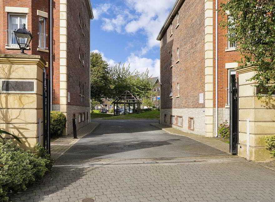 66 Radcliffe Hall, Saint John`s Road, Sandymount, Dublin, D04W2V4