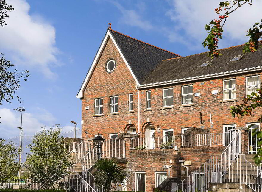 66 Radcliffe Hall, Saint John`s Road, Sandymount, Dublin, D04W2V4