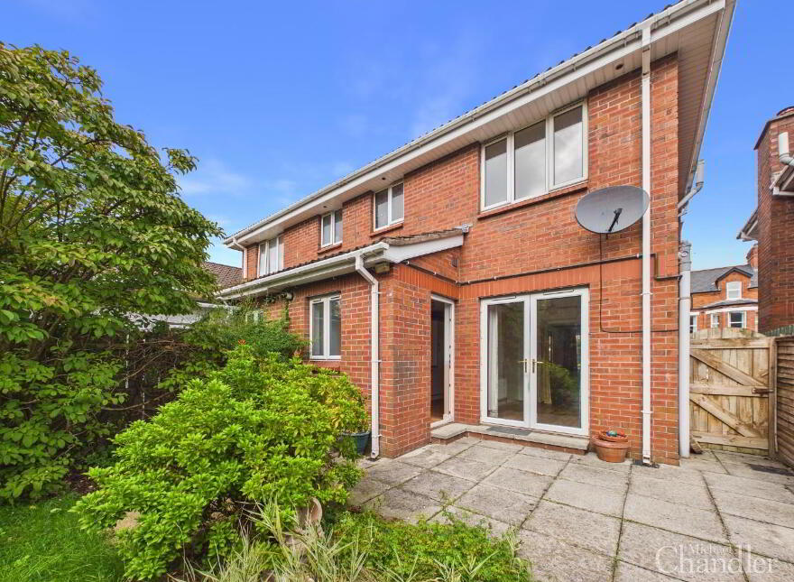 16 Ardmore Avenue, Belfast, BT7 3HD