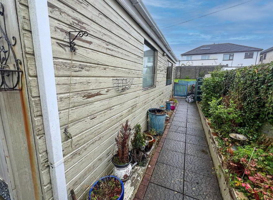 24 Saint James Crescent, Mervue, Mervue, H91THT4