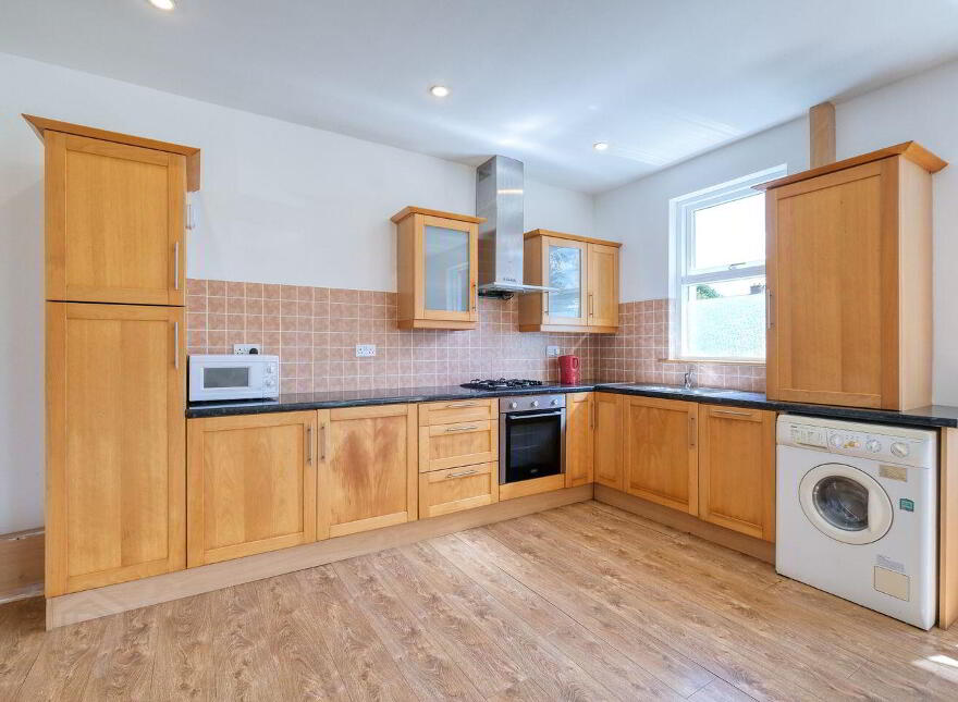 12 Saint Albans, Battery Road, N39E934