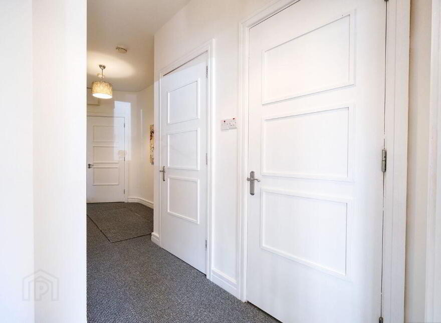 12 Saint Albans, Battery Road, N39E934