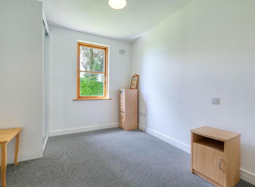 12 Saint Albans, Battery Road, N39E934