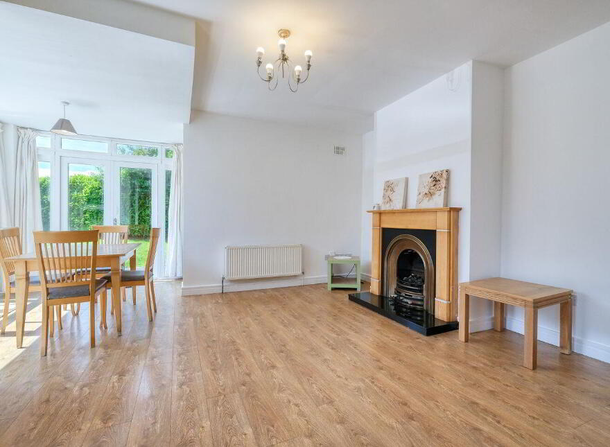 12 Saint Albans, Battery Road, N39E934
