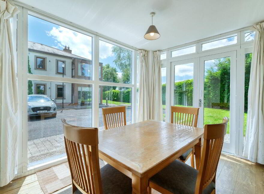 12 Saint Albans, Battery Road, N39E934