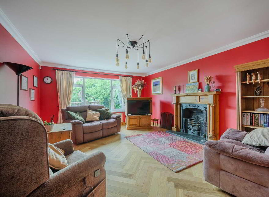 13 Elsmere Heights, Belfast, BT5 7TN