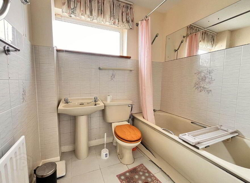 Lissadelle, 87 Upper Newcastle, Galway City, H91R89X