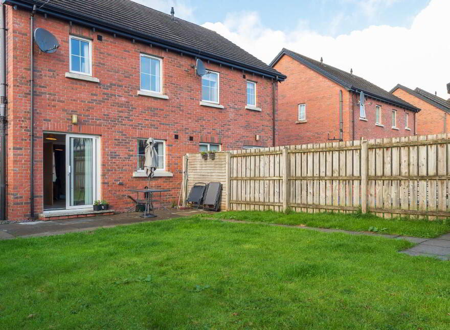29 Ballyveigh Avenue, Antrim, BT41 2GX