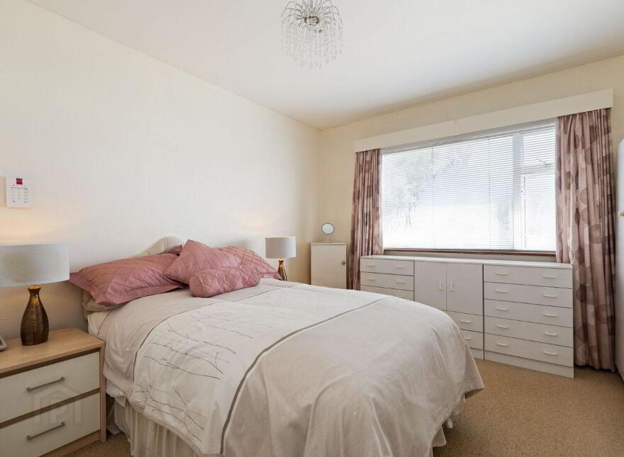 Santa Barbara, 19 Orchardstown Park, Rathfarnham, Dublin 14, D14W3X0
