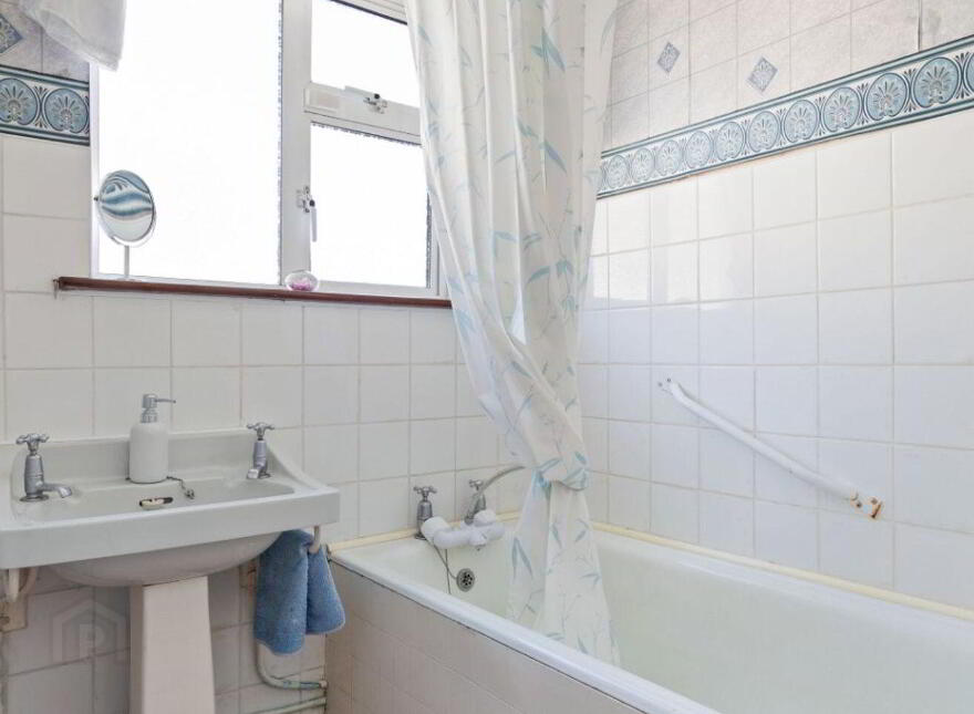 Santa Barbara, 19 Orchardstown Park, Rathfarnham, Dublin 14, D14W3X0