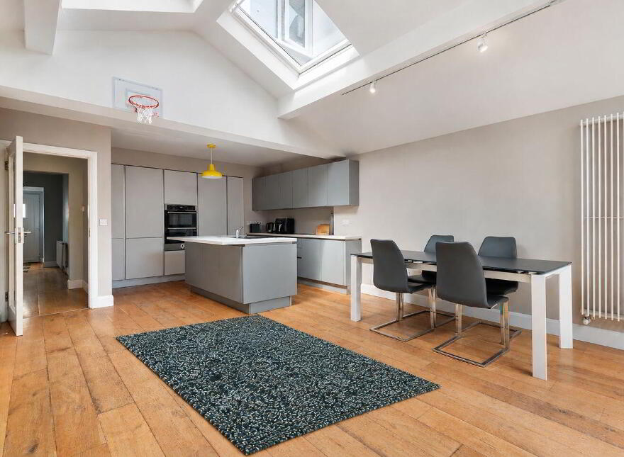37 Llewellyn Court, Rathfarnham, Rathfarnham, D16NX48