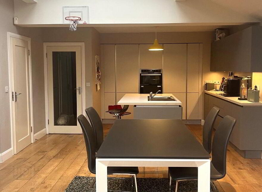 37 Llewellyn Court, Rathfarnham, Rathfarnham, D16NX48