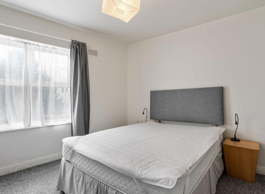 73 Windmill Lane Apartments, Grand Canal Dock, Dublin 2, D02XR22
