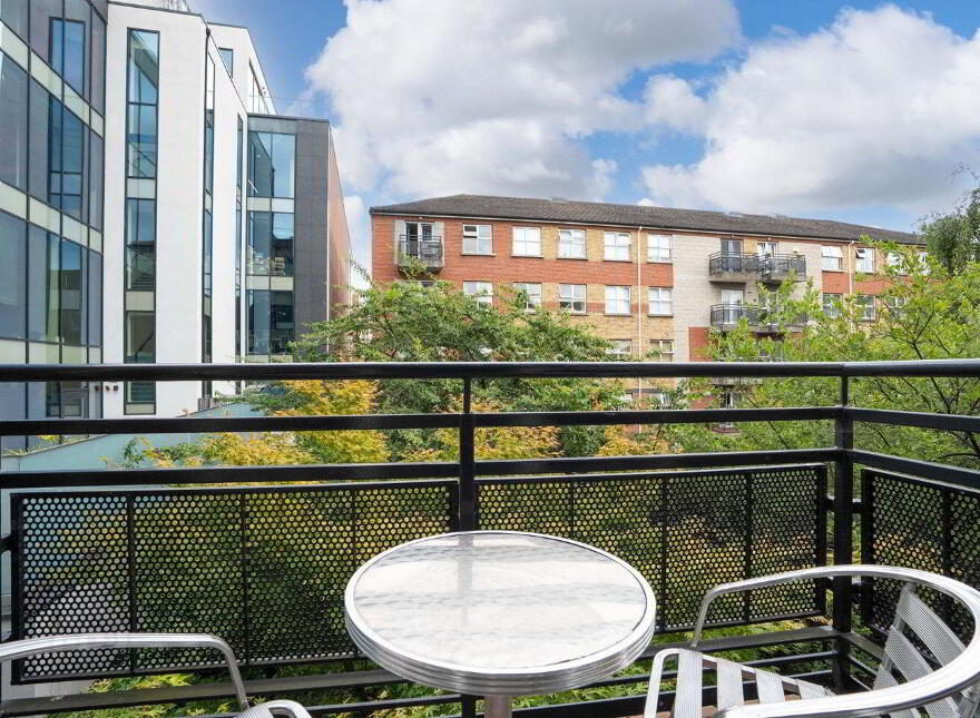 73 Windmill Lane Apartments, Grand Canal Dock, Dublin 2, D02XR22