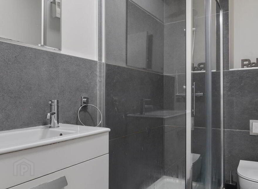 73 Windmill Lane Apartments, Grand Canal Dock, Dublin 2, D02XR22