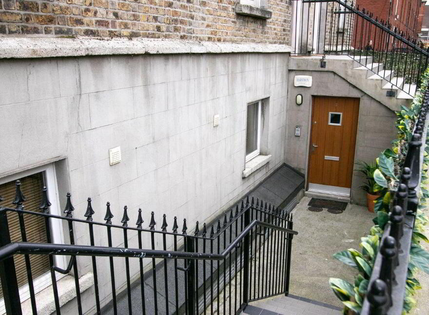 2 Hogan Square, Hogan Place, Dublin 2, D02EF95