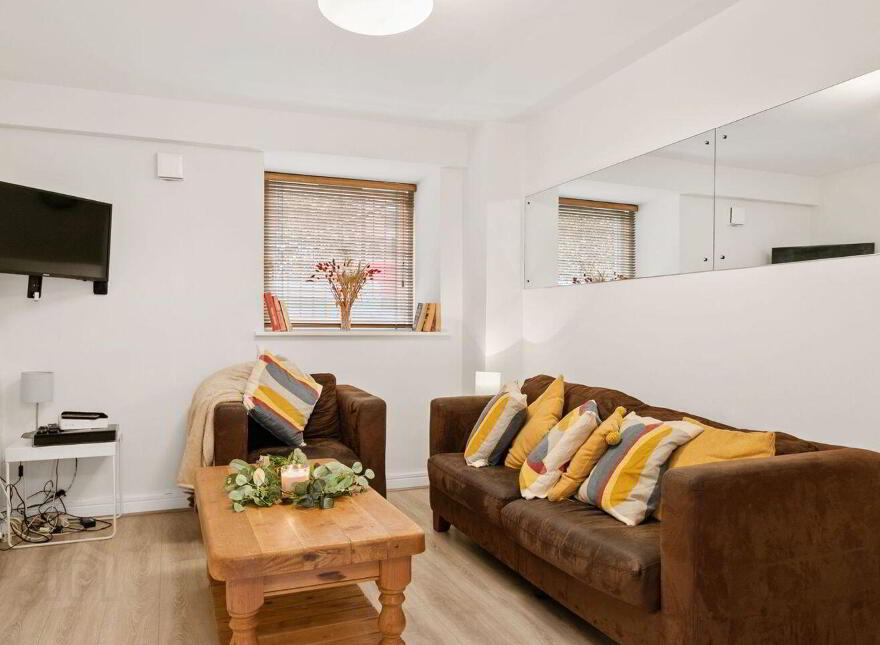 2 Hogan Square, Hogan Place, Dublin 2, D02EF95