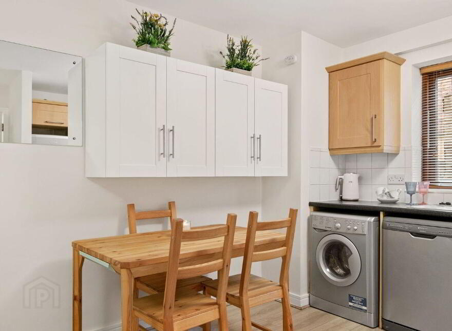 2 Hogan Square, Hogan Place, Dublin 2, D02EF95