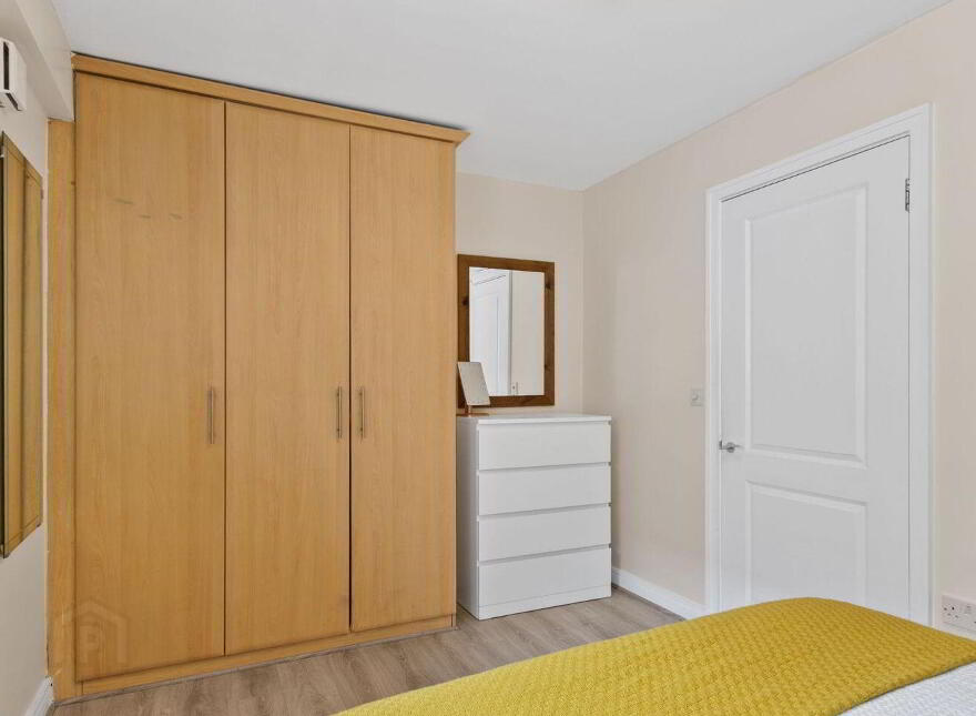 2 Hogan Square, Hogan Place, Dublin 2, D02EF95