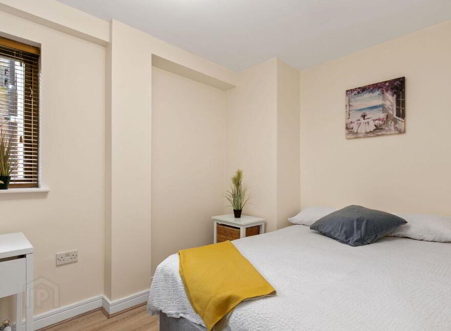2 Hogan Square, Hogan Place, Dublin 2, D02EF95