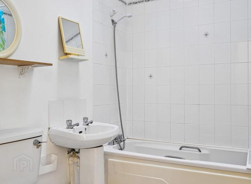 100 Custom Hall, Block, 3 Gardiner Street Lower, Dublin 1, D01K584
