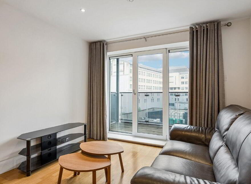 80 Adelaide Square, Whitefriar Street, Dublin 8, D08X317