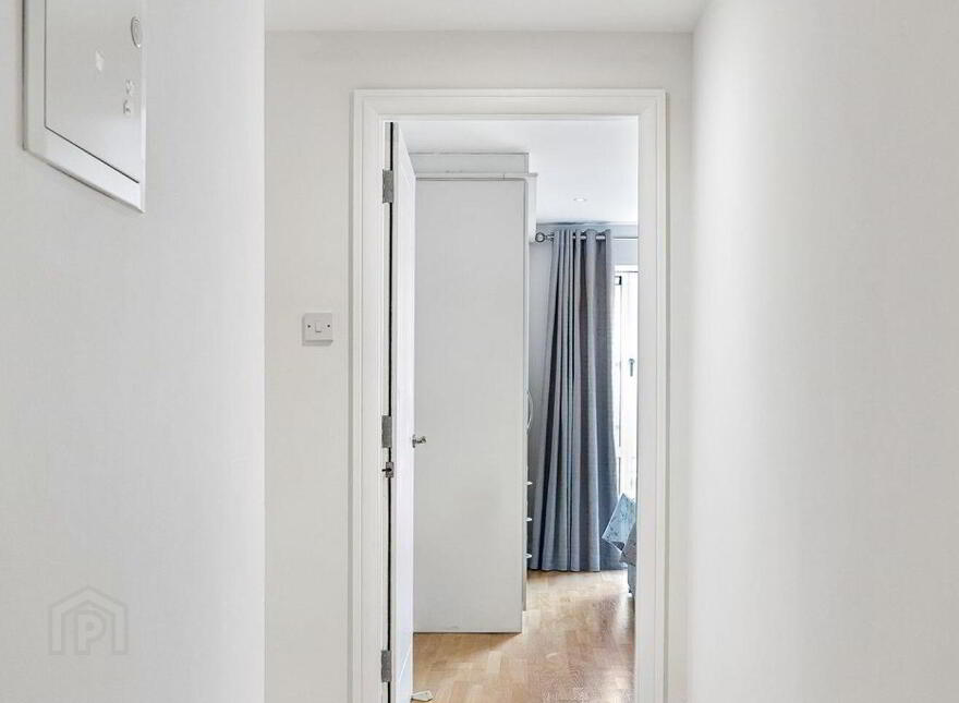 80 Adelaide Square, Whitefriar Street, Dublin 8, D08X317