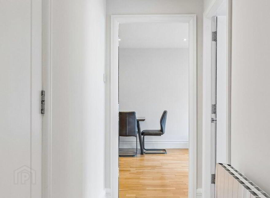80 Adelaide Square, Whitefriar Street, Dublin 8, D08X317