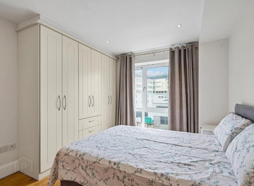 80 Adelaide Square, Whitefriar Street, Dublin 8, D08X317