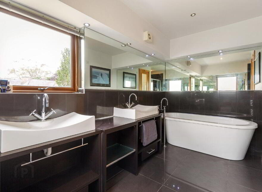 Holly Lodge, 1 Cenacle Grove, Killiney, A96RX93