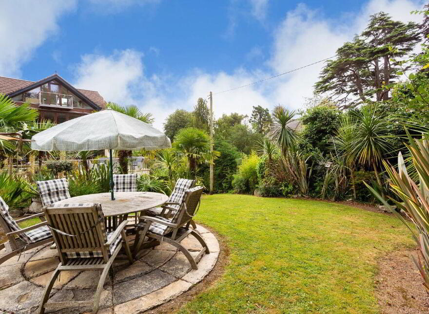 Holly Lodge, 1 Cenacle Grove, Killiney, A96RX93