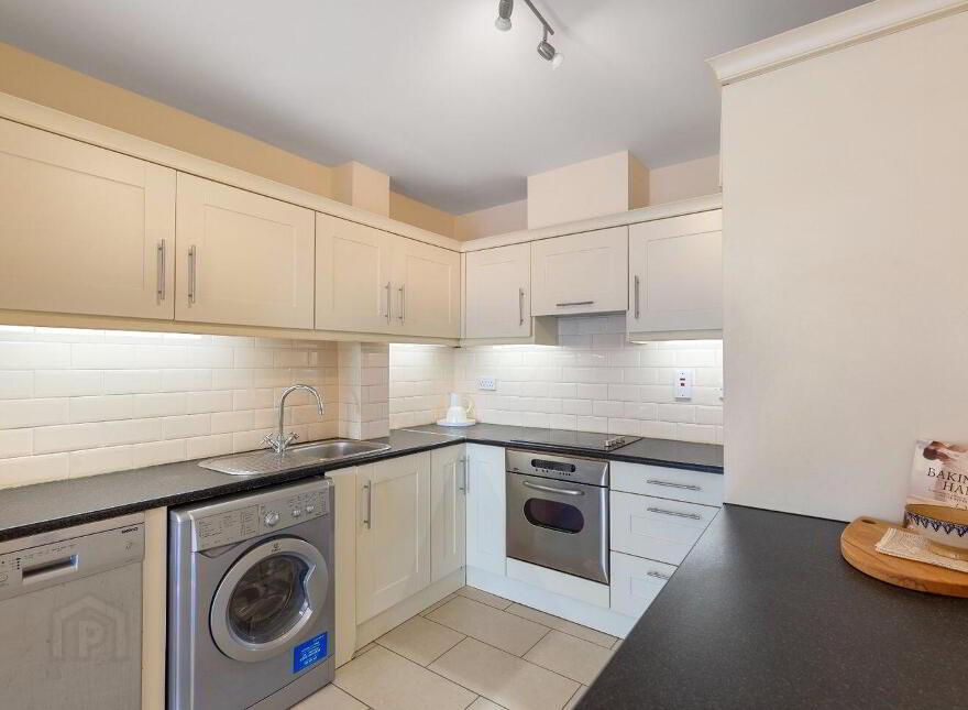 12 Saint Helen's Court, George's Street Lower, Dún Laoghaire, Dun Laoghaire, A96NH99