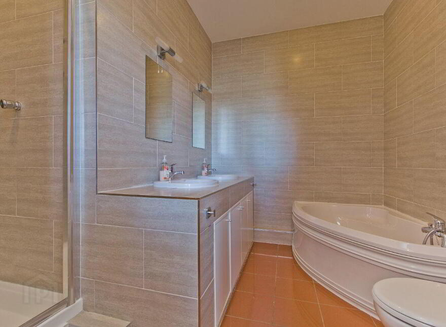 136 The Oval, Tullyvale, Cabinteely, Cabinteely, D18WT21