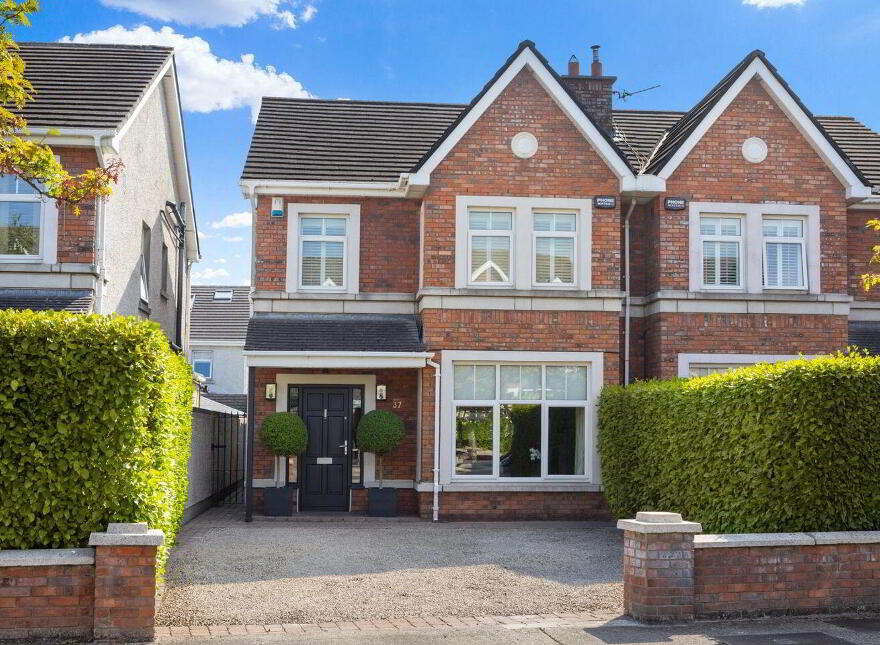 37 Saint Gabriels, Cabinteely, Cabinteely, D18K850