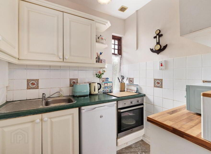 Pilot View Lodge, Harbour Road, Dalkey, A96W328