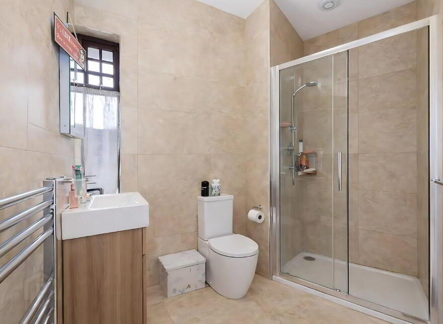 Pilot View Lodge, Harbour Road, Dalkey, A96W328