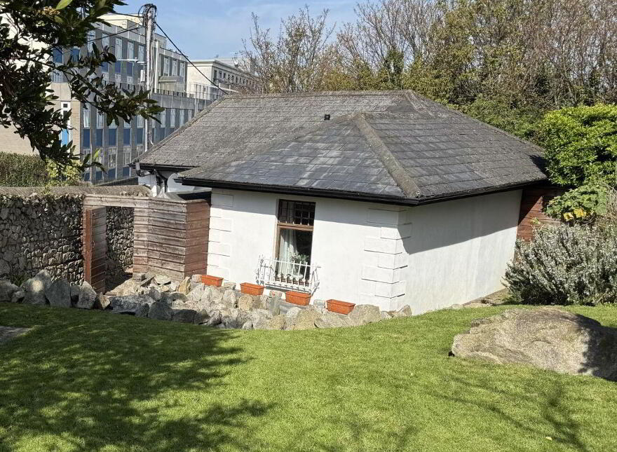Pilot View Lodge, Harbour Road, Dalkey, A96W328