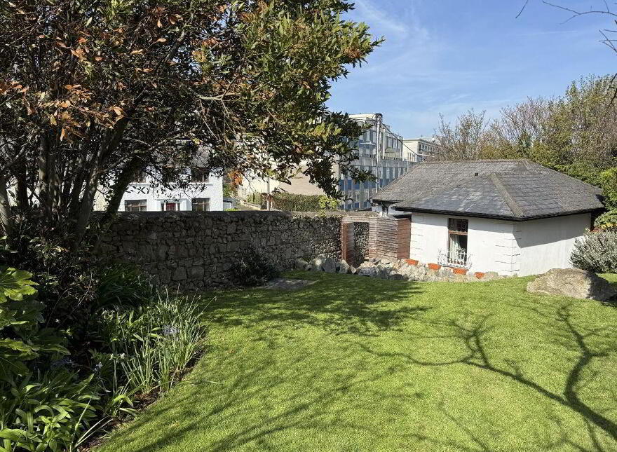 Pilot View Lodge, Harbour Road, Dalkey, A96W328