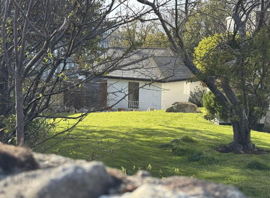 Pilot View Lodge, Harbour Road, Dalkey, A96W328