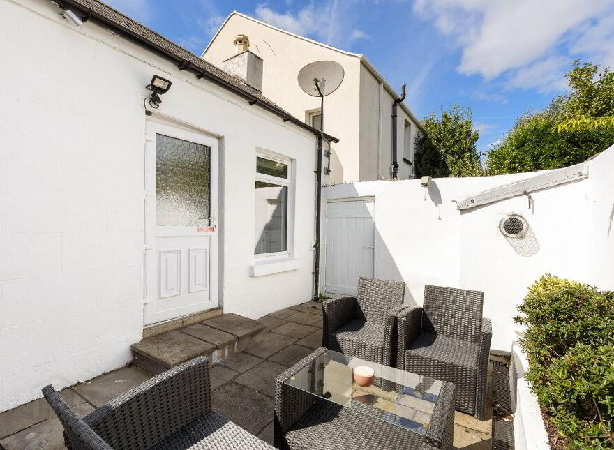 Ivy Cottage, 2 Meath Place, Bray, A98VF86