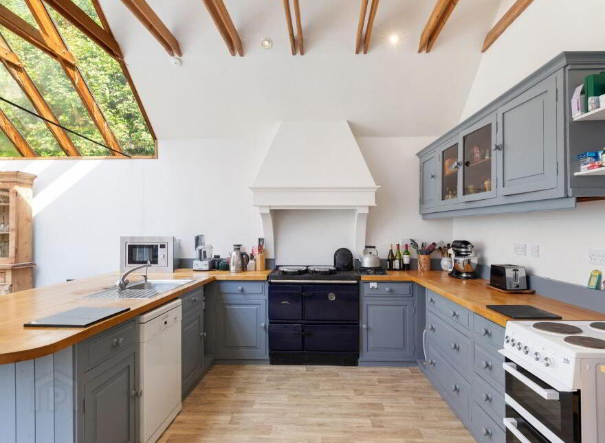 Glenbrook House, And Mews, Enniskerry, A98N265