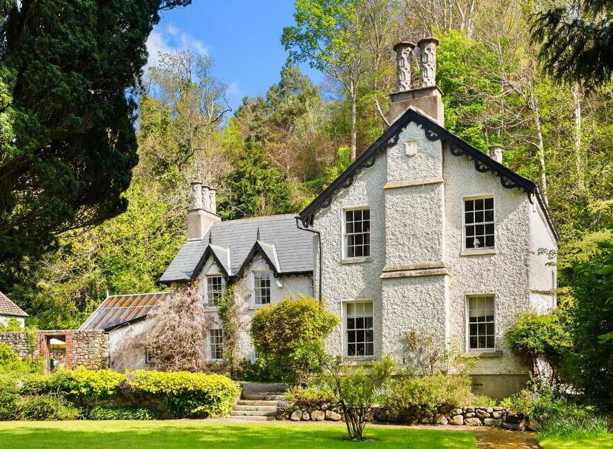 Glenbrook House, And Mews, Enniskerry, A98N265