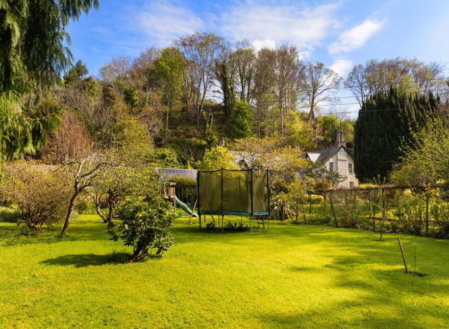 Glenbrook House, And Mews, Enniskerry, A98N265