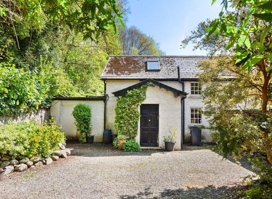 Glenbrook House, And Mews, Enniskerry, A98N265