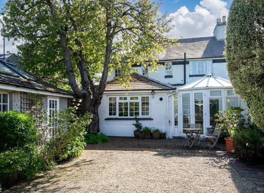 4 Ailesbury Gardens, Ballsbridge, Ballsbridge, D04P5C2