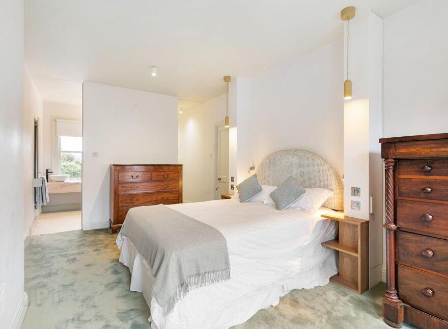 30 Oaklands Park, Sandymount, Sandymount, D04E951
