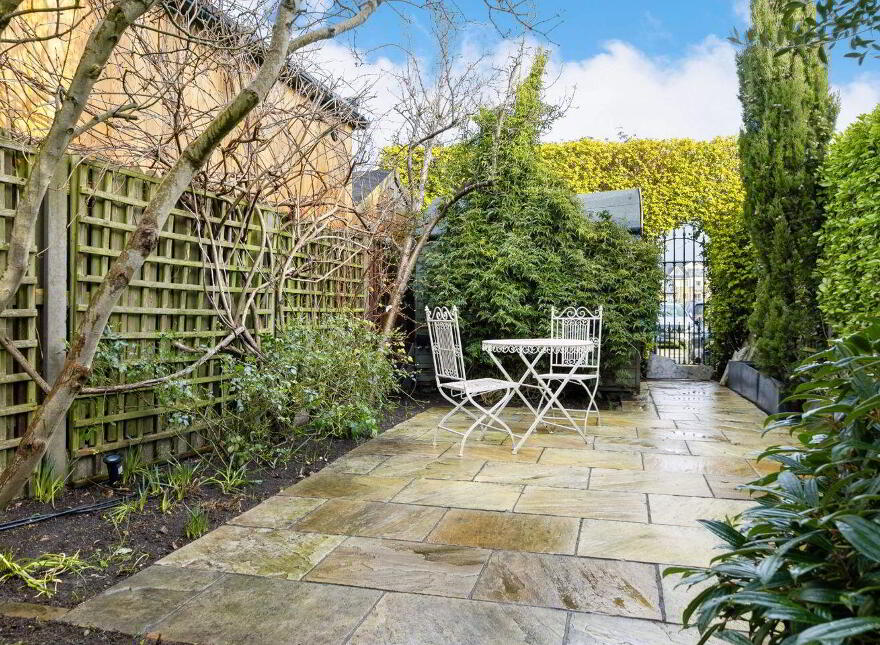 30 Oaklands Park, Sandymount, Sandymount, D04E951
