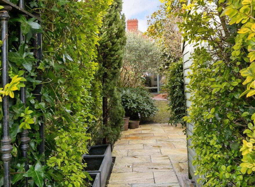 30 Oaklands Park, Sandymount, Sandymount, D04E951