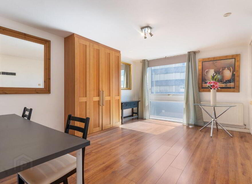 54 Rowan House, Mespil Estate, Sussex Road, Dublin 4, D04CF70
