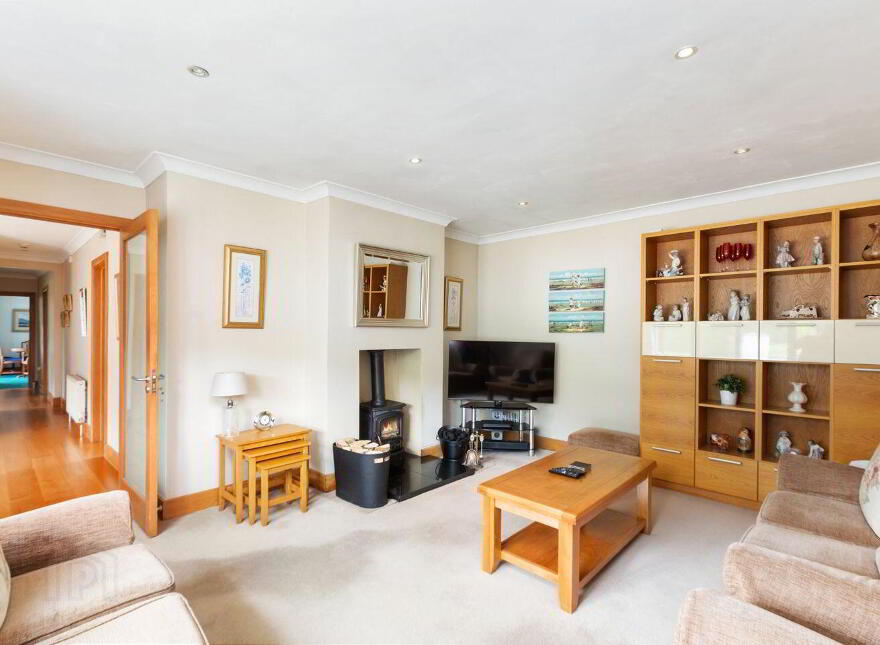 6 Bramble Glade, Ashford, A67K735